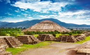 探索特奥蒂瓦坎金字塔-墨西哥古城的壮丽遗迹