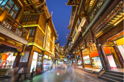 旅游网-探索中国上海的龙华寺供奉弥勒佛的古刹