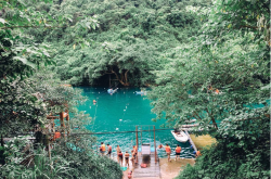 旅游网-越南旅游-在广平的斋河黑暗洞穴体验冒险活动