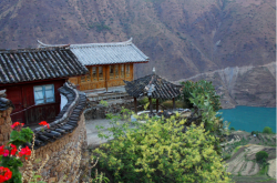 旅游网-中国旅游_静静欣赏悬在悬崖上的中国保山市