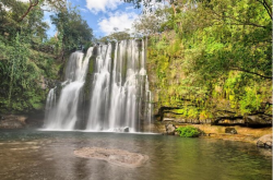 旅游网-哥斯达黎加旅游_惊叹于哥斯达黎加利亚诺斯德科尔特斯瀑布的雄伟之美