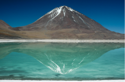 旅游网-玻利维亚旅游韦尔德湖_玻利维亚不寻常的蓝色咸水湖