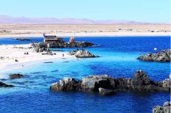旅游哇-智利旅游_智利有一个宁静的小渔村，名叫巴伊亚英格里萨镇！